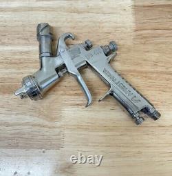 ANEST IWATA LPH400-LV4 Extreme Series HVLP Gravity Feed Spray Gun 400LV 1.5 D