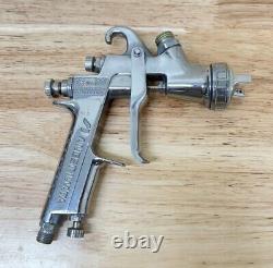 ANEST IWATA LPH400-LV4 Extreme Series HVLP Gravity Feed Spray Gun 400LV 1.6 E