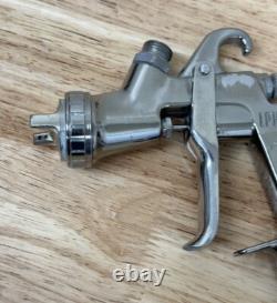ANEST IWATA LPH400-LV4 Extreme Series HVLP Gravity Feed Spray Gun 400LV 1.6 O