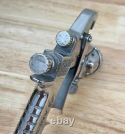 Anest Iwata LPH-200 -G2 HVLP PRESSURE Feed Spray Paint Gun 200LV 1.2 H