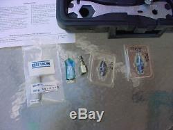 BINKS M1-G GRAVITY FEED HVLP PAINT SPRAY GUN USA made with extras M1G
