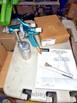 Binks Cub SL HVLP Spray Gun with 8oz Siphon Cup 7011-3502-3