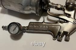 DeVilbiss GTi HVLP Paint Spray Gun Air Sprayer & Sharpe 450 Suction Cup Hopper