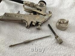 DeViliss PLUS (j-04) HVLP spray gun with SG2 BINKS Model 80-350 pressure pot NICE