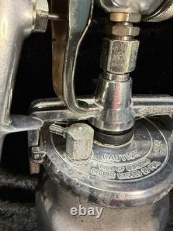 Devilbiss Jghv 531 Pressure Feed Hvlp Gun Comes With Multiple Air Caps
