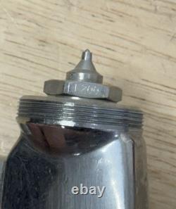 Lot Of 2 Anest Iwata LPH-200-LV6 HVLP PRESSURE Feed Spray Paint Gun 200LV 2.0 F