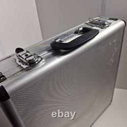 Mountain MTNRP8824. A NOS HVLP 3-Gun Paint Kit with Gravity Cups, Regulator & Case