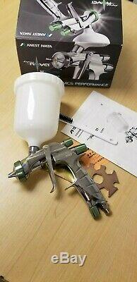 Paint spray gun Anest Iwata Supernova LS400 1.3mm with 600cc plastic cup HVLP