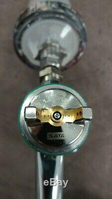 SATA JET3000HVLP DIGITAL1.3 Very good condition. Geometric accurate spray paint