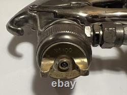 Pistolet à peinture DeVilbiss GTi HVLP et godet à aspiration Sharpe 450