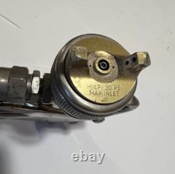 Pistolet à peinture DeVilbiss GTi HVLP et godet à aspiration Sharpe 450