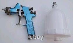 Pistolet à peinture Devilbiss GTI W 1.3 avec casquette d'air 115 HVLP et gobelet / pot de pistolet tout neuf