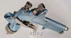 Pistolet à peinture Devilbiss GTI W 1.4 avec capot d'air 115 HVLP et godet / pot de pistolet neuf.
