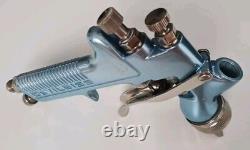 Pistolet à peinture Devilbiss GTI W 1.4 avec capot d'air 115 HVLP et godet / pot de pistolet neuf.