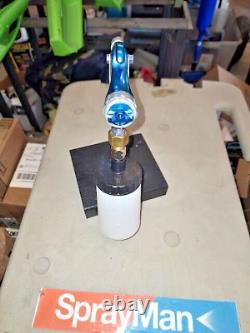 Pistolet de retouche Binks Trophy HVLP avec gobelet DeVilbiss TGS de 8 oz