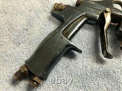 Un Pistolet À Peinture Kremlin Hti Hvlp À Haute Utilisation 0,7 Astuce